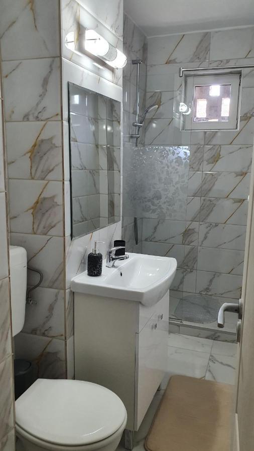Apartament Estera Apartment ออราแด ภายนอก รูปภาพ